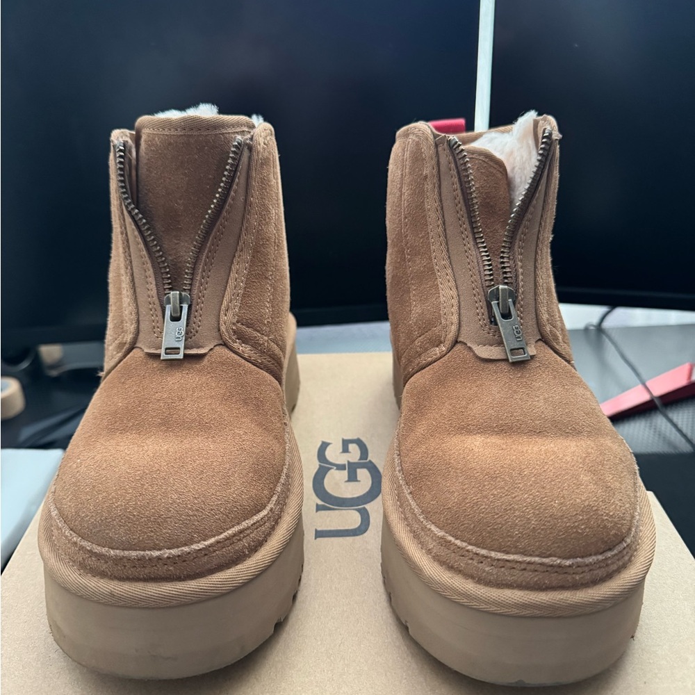 UGG Neumel Platform Zip